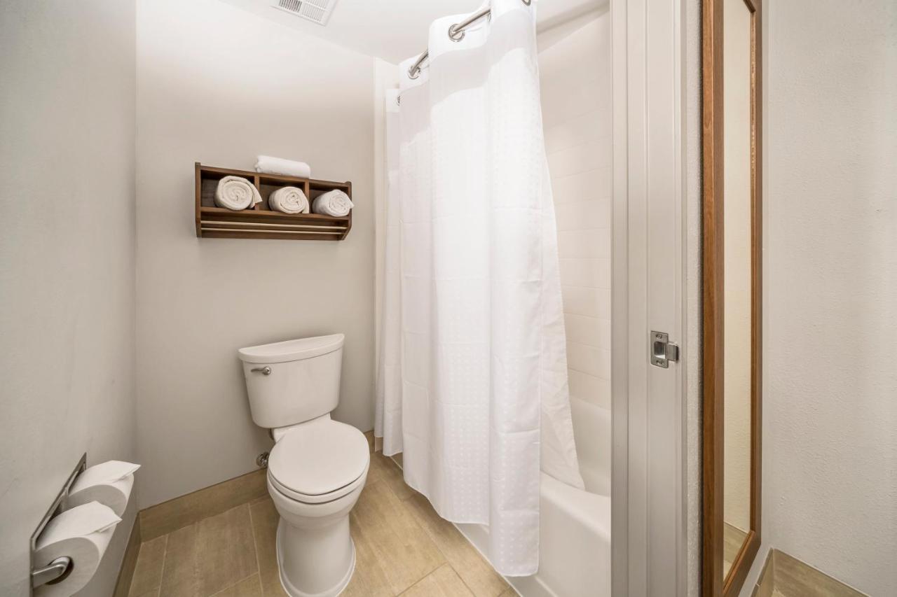 Holiday Inn Express Chicago Northwest-Vernon Hills By Ihg Εξωτερικό φωτογραφία