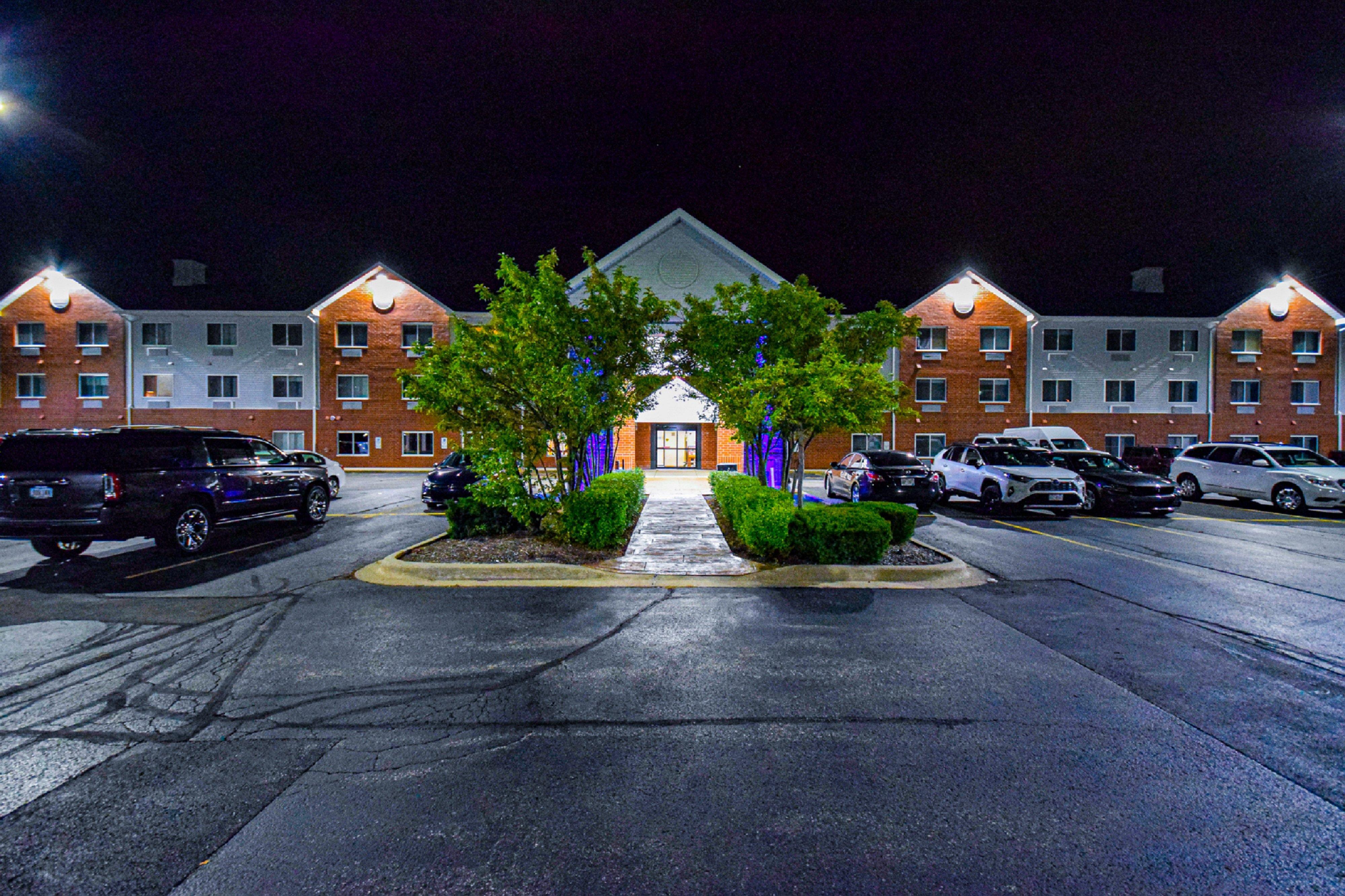 Holiday Inn Express Chicago Northwest-Vernon Hills By Ihg Εξωτερικό φωτογραφία