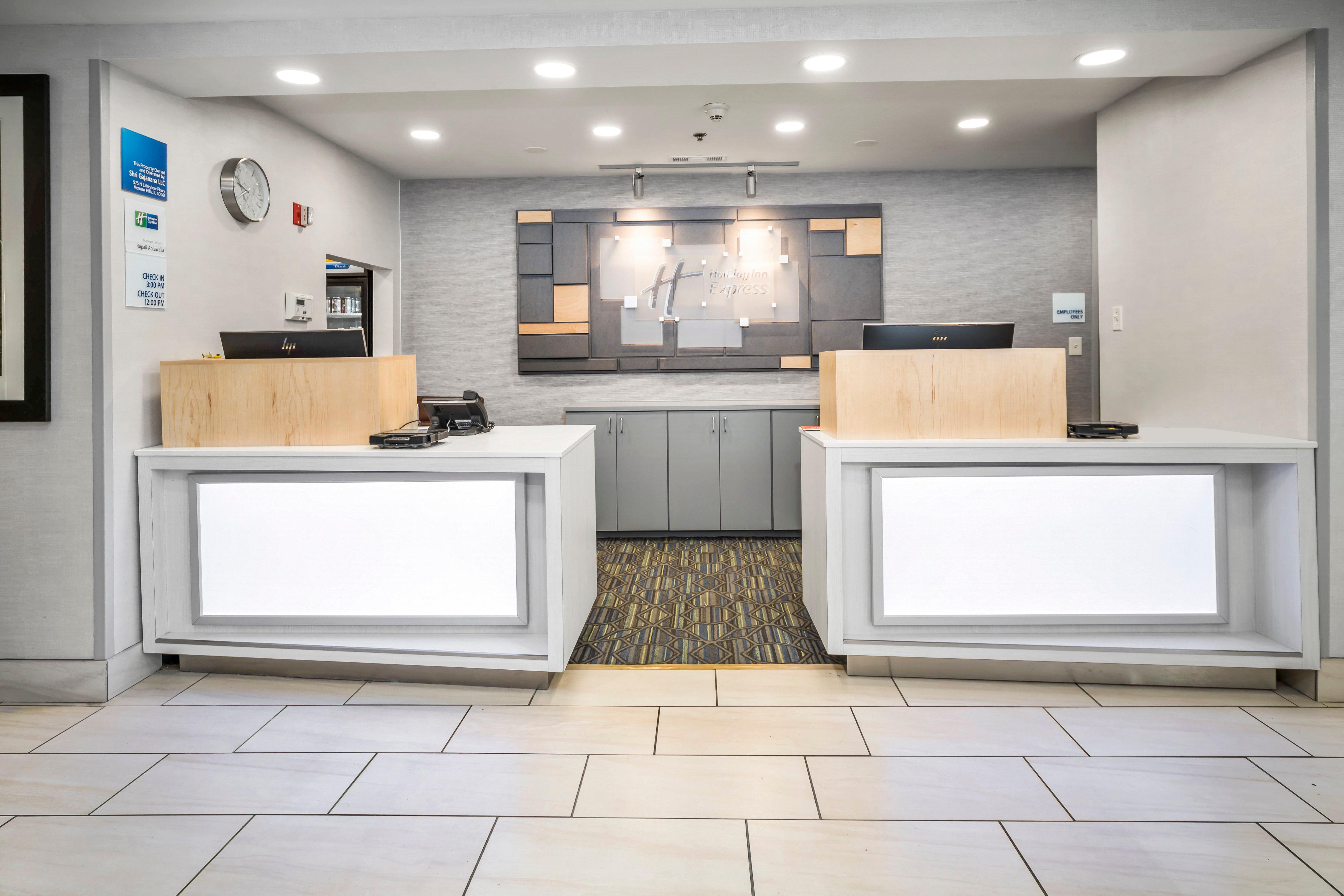 Holiday Inn Express Chicago Northwest-Vernon Hills By Ihg Εξωτερικό φωτογραφία