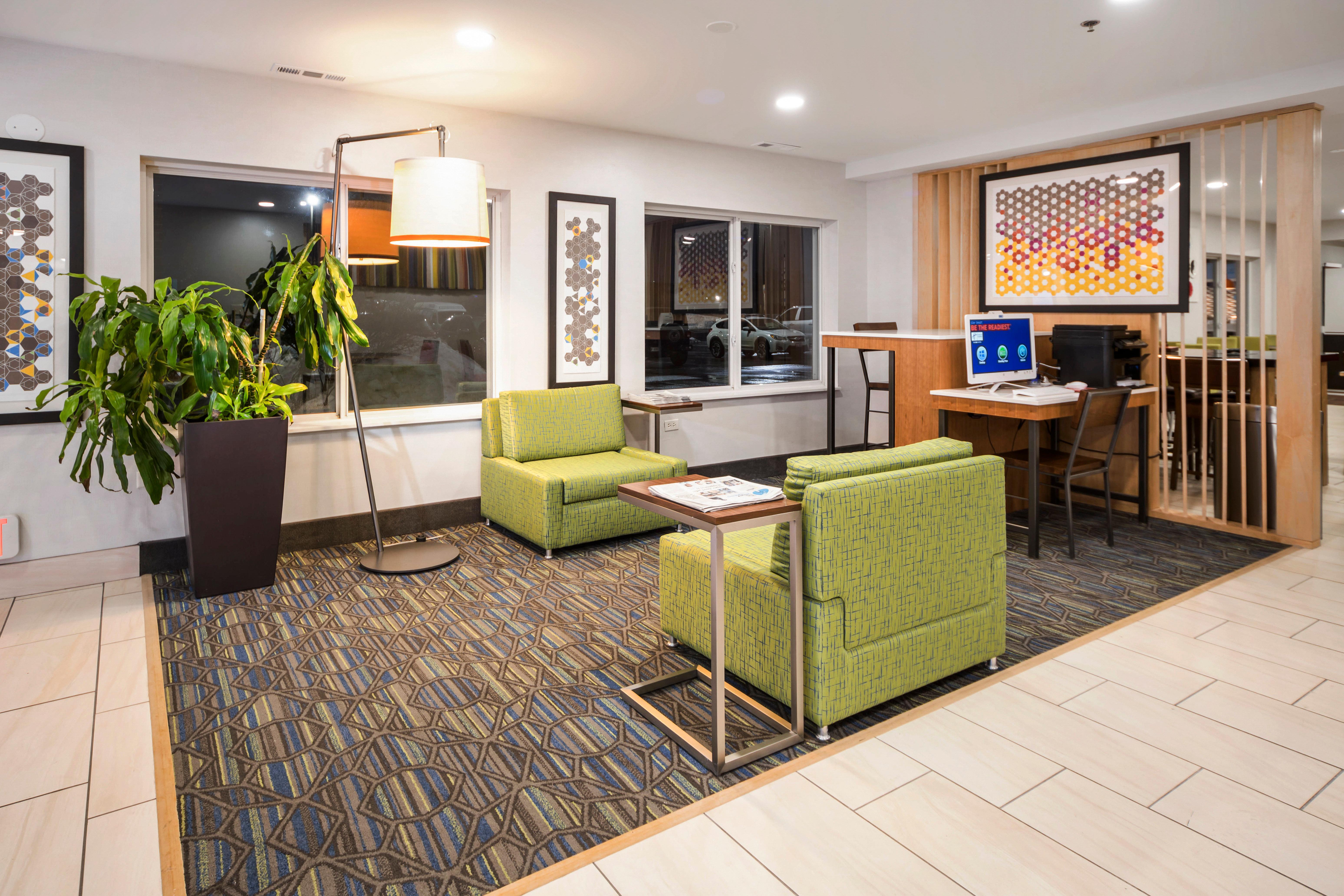 Holiday Inn Express Chicago Northwest-Vernon Hills By Ihg Εξωτερικό φωτογραφία
