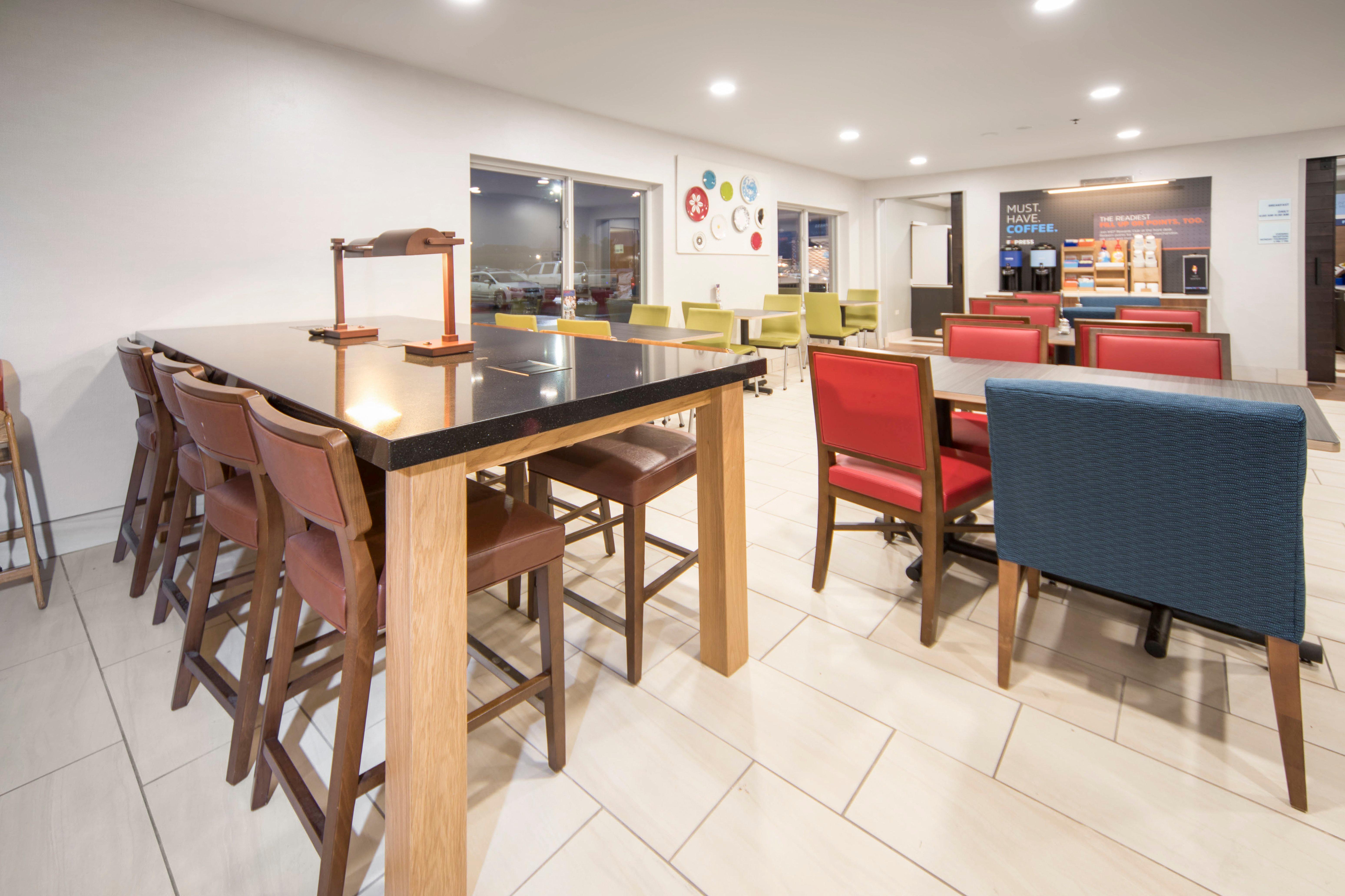 Holiday Inn Express Chicago Northwest-Vernon Hills By Ihg Εξωτερικό φωτογραφία