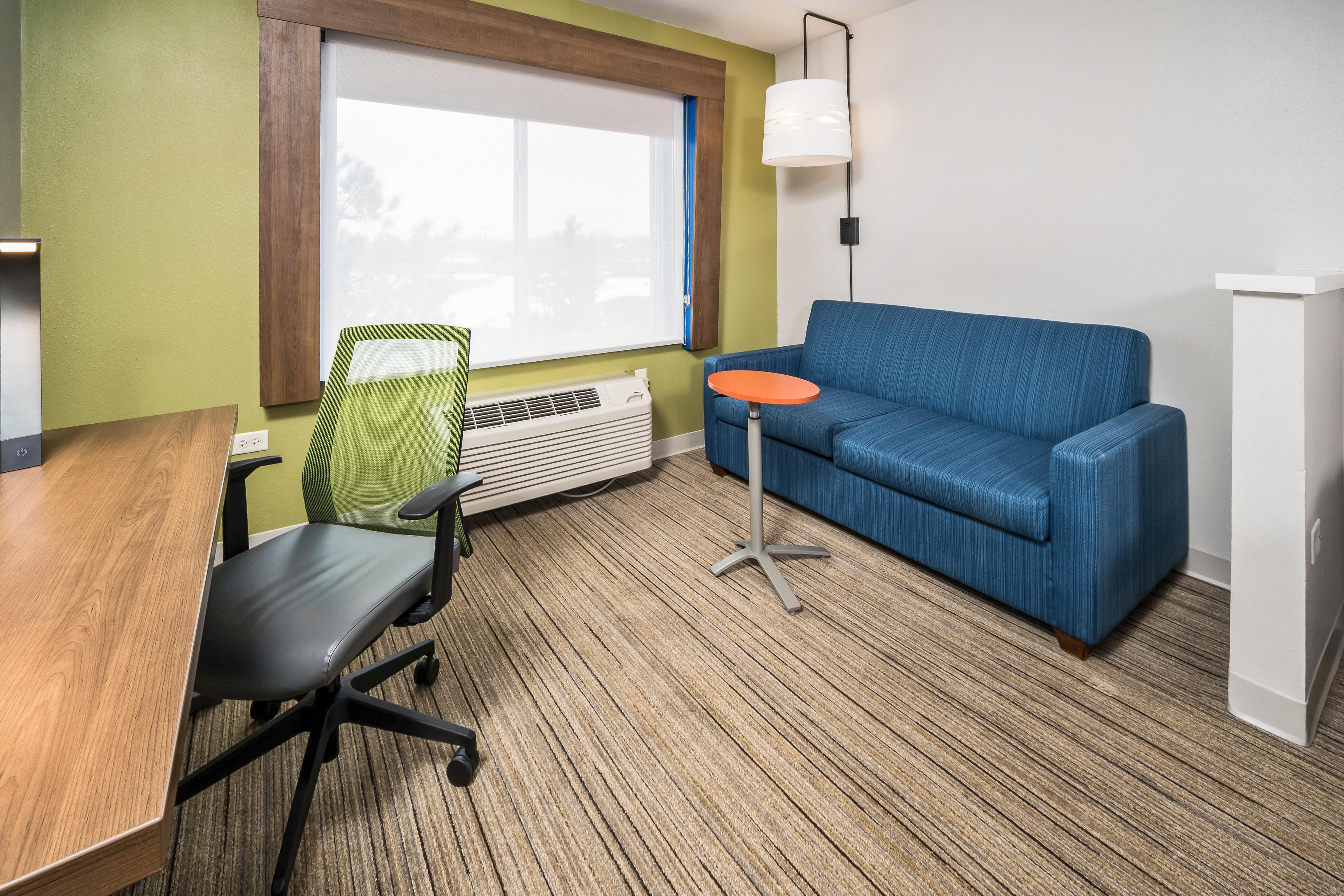 Holiday Inn Express Chicago Northwest-Vernon Hills By Ihg Εξωτερικό φωτογραφία
