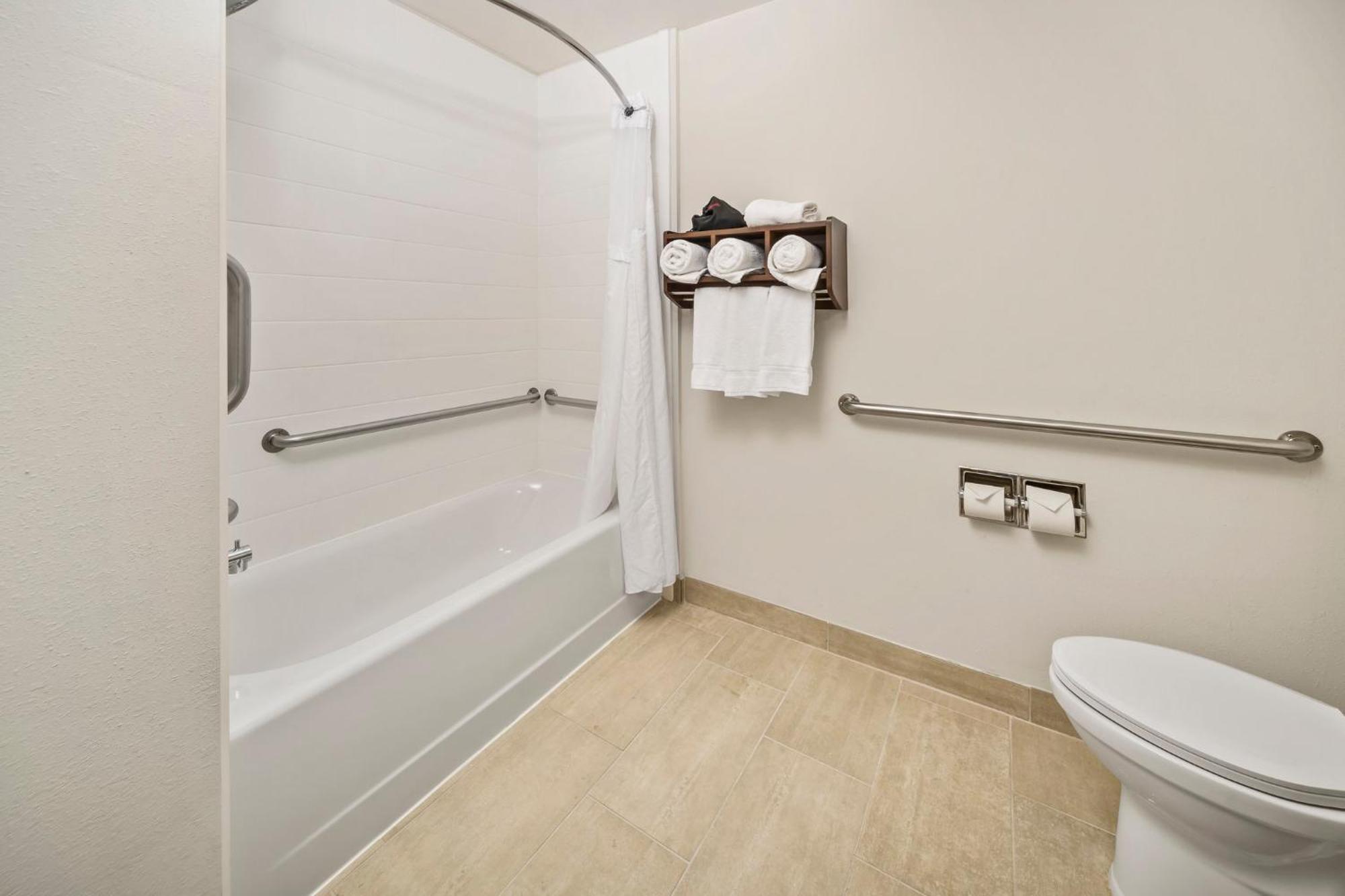 Holiday Inn Express Chicago Northwest-Vernon Hills By Ihg Εξωτερικό φωτογραφία
