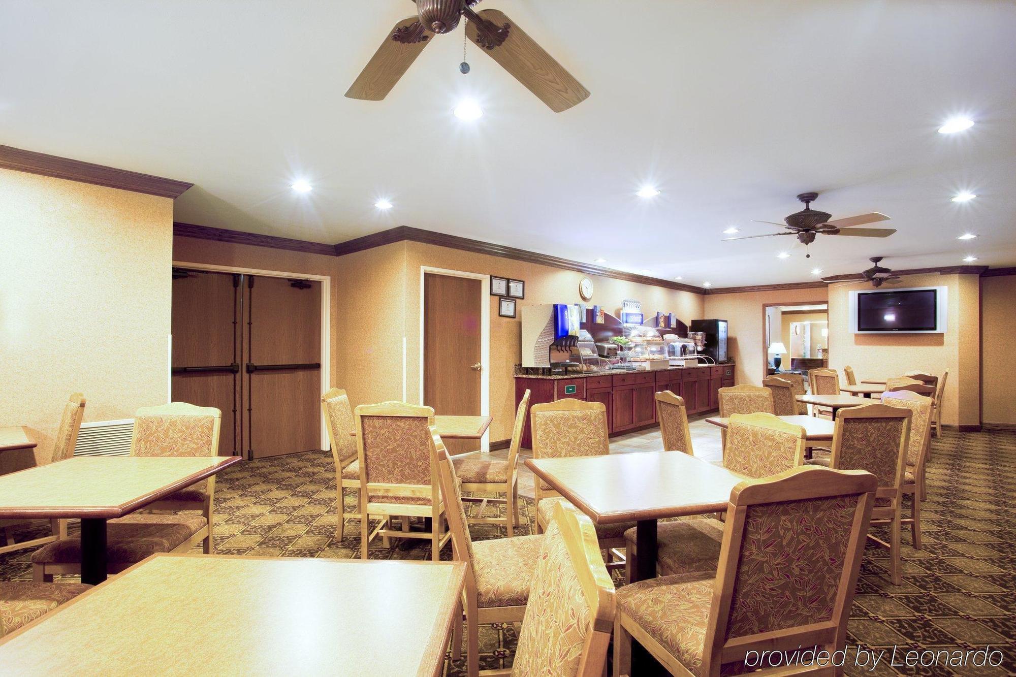 Holiday Inn Express Chicago Northwest-Vernon Hills By Ihg Εστιατόριο φωτογραφία