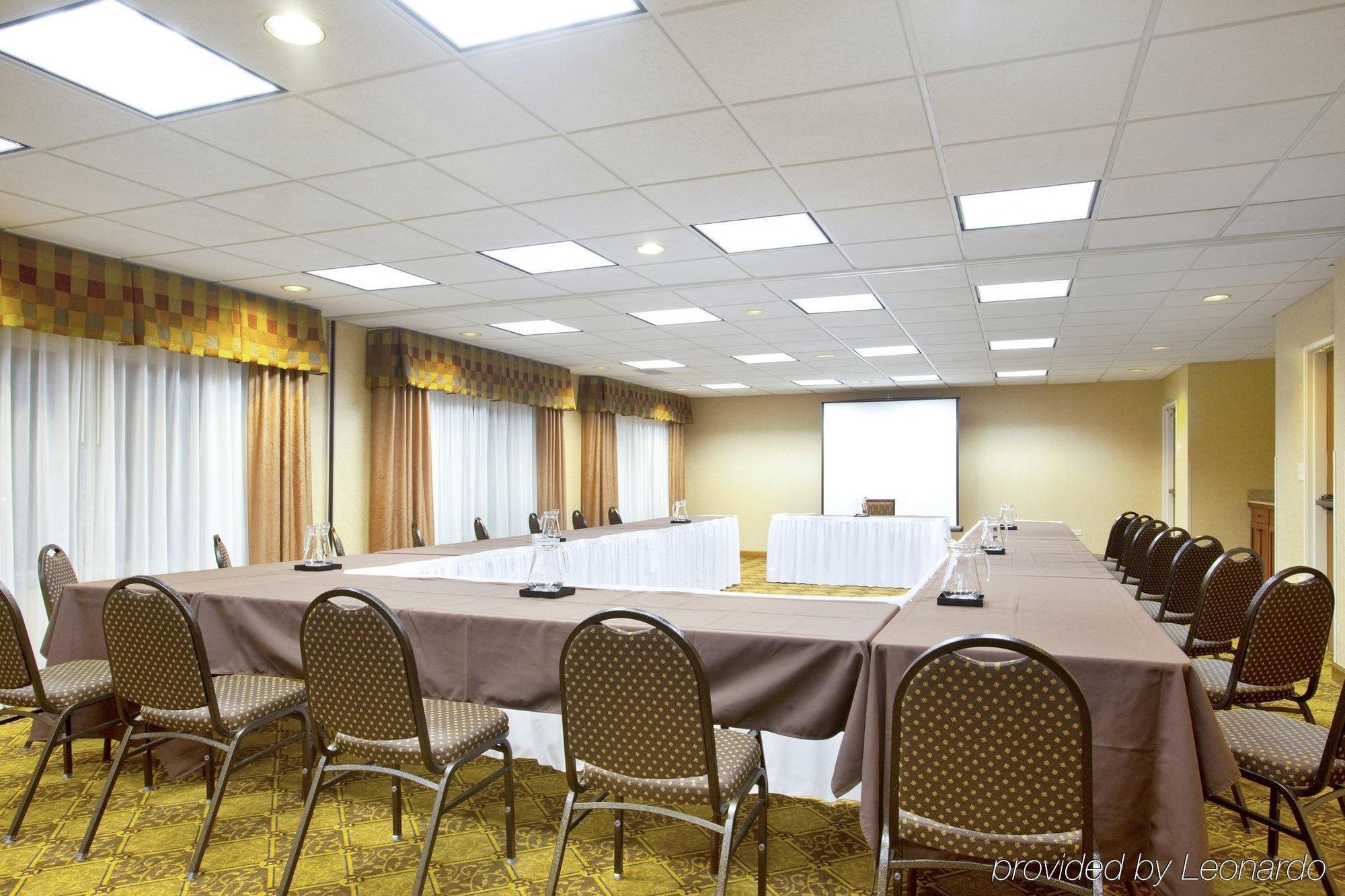 Holiday Inn Express Chicago Northwest-Vernon Hills By Ihg Ανέσεις φωτογραφία