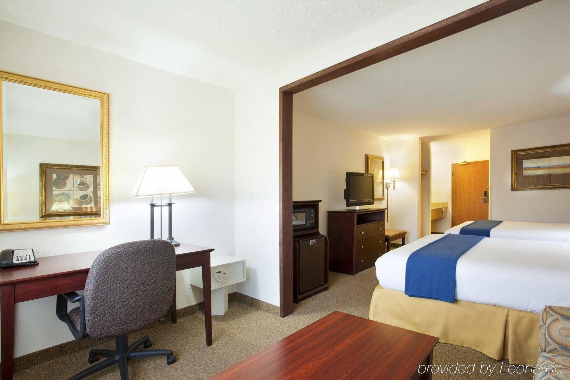 Holiday Inn Express Chicago Northwest-Vernon Hills By Ihg Δωμάτιο φωτογραφία