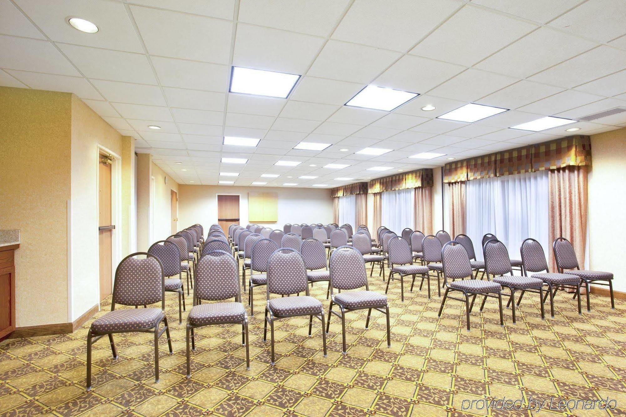 Holiday Inn Express Chicago Northwest-Vernon Hills By Ihg Εξωτερικό φωτογραφία
