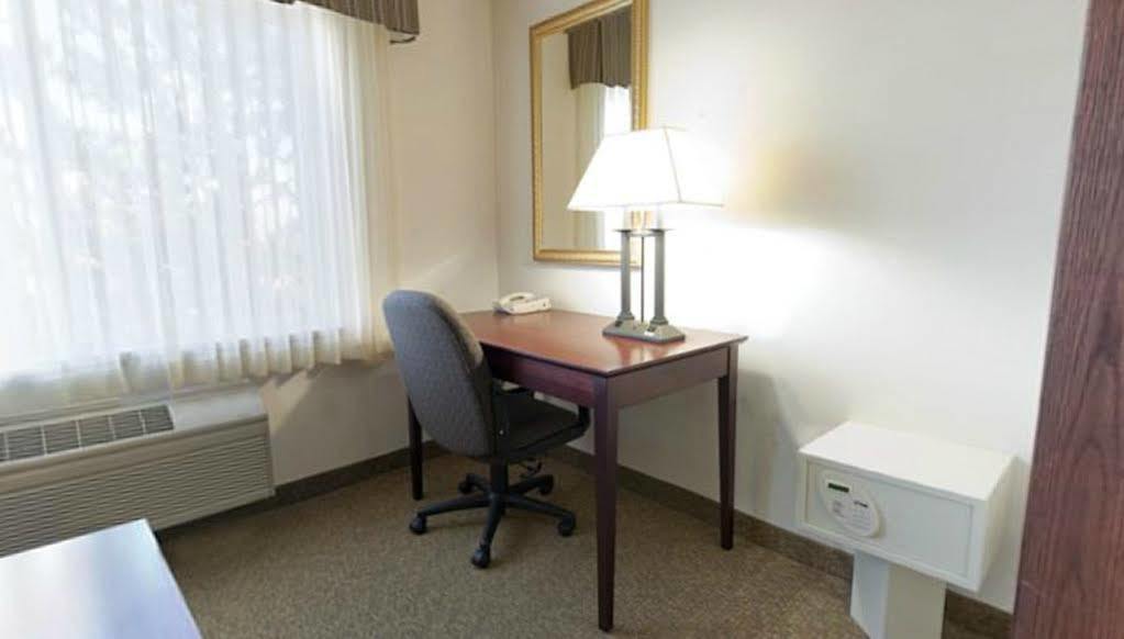 Holiday Inn Express Chicago Northwest-Vernon Hills By Ihg Εξωτερικό φωτογραφία